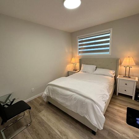 2 Bedroom 2 Washrooms Brand New Beautiful & Cozy Suite YYC Exterior foto